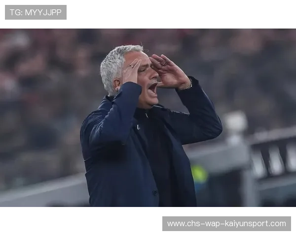 穆里尼奥训练法领先十年！阿莫林荣获月最佳，坦言狂人是我导师！